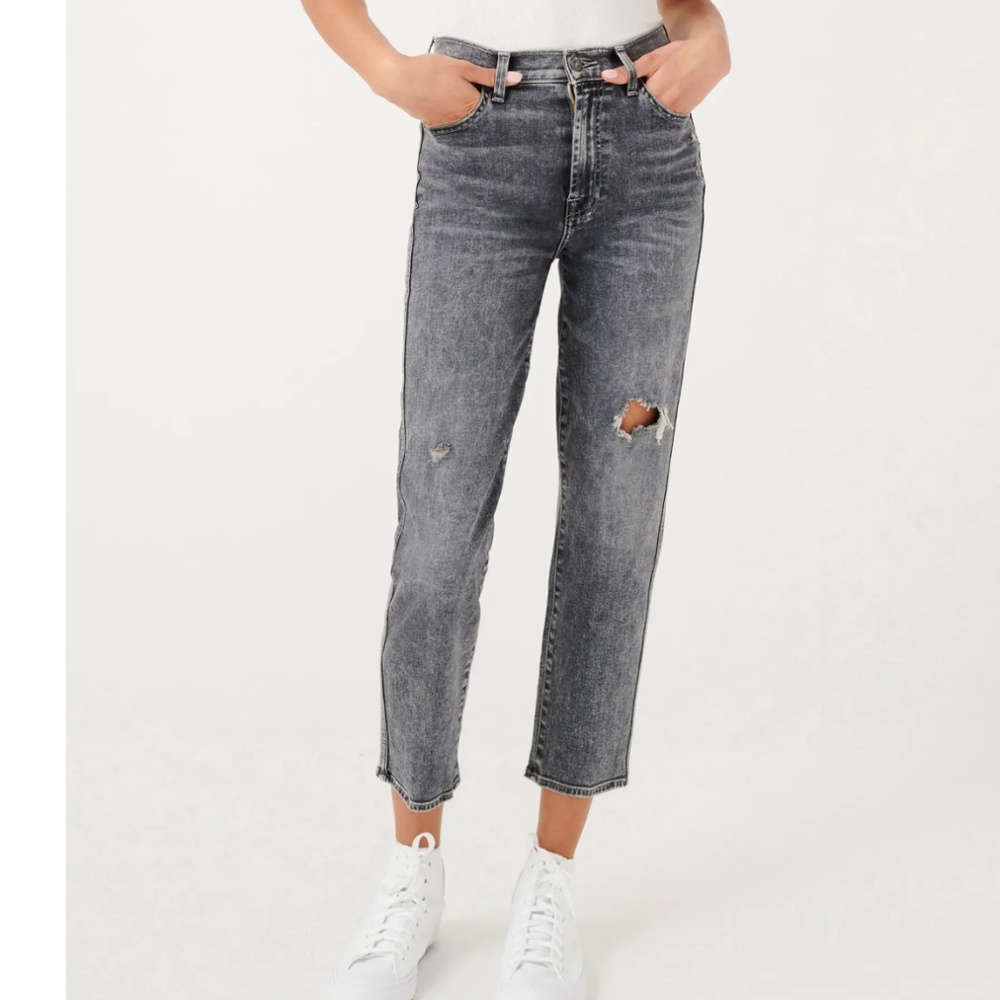 7 for all Mankind straight jeans. Size 25. Like new!